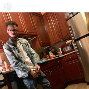 Meet your Posher, Javier